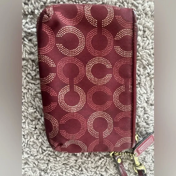 Preloved Coach Maroon Wristlet with Circular Design - Picture 5 of 5
